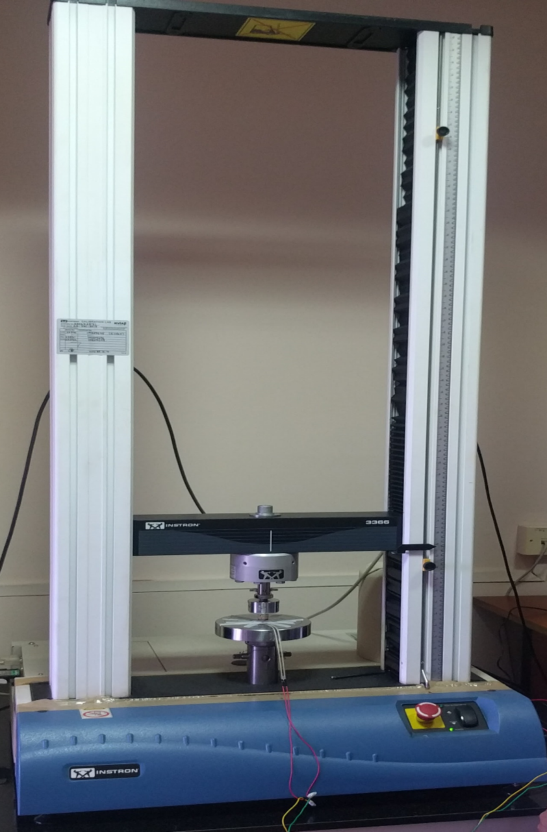 Instron 3366 universal testing machine used as the force calibration rig
